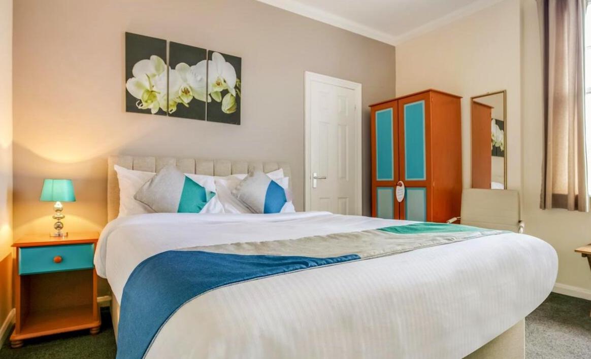 טורקוואי Yardley Manor Hotel מראה חיצוני תמונה