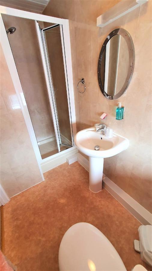 טורקוואי Yardley Manor Hotel מראה חיצוני תמונה