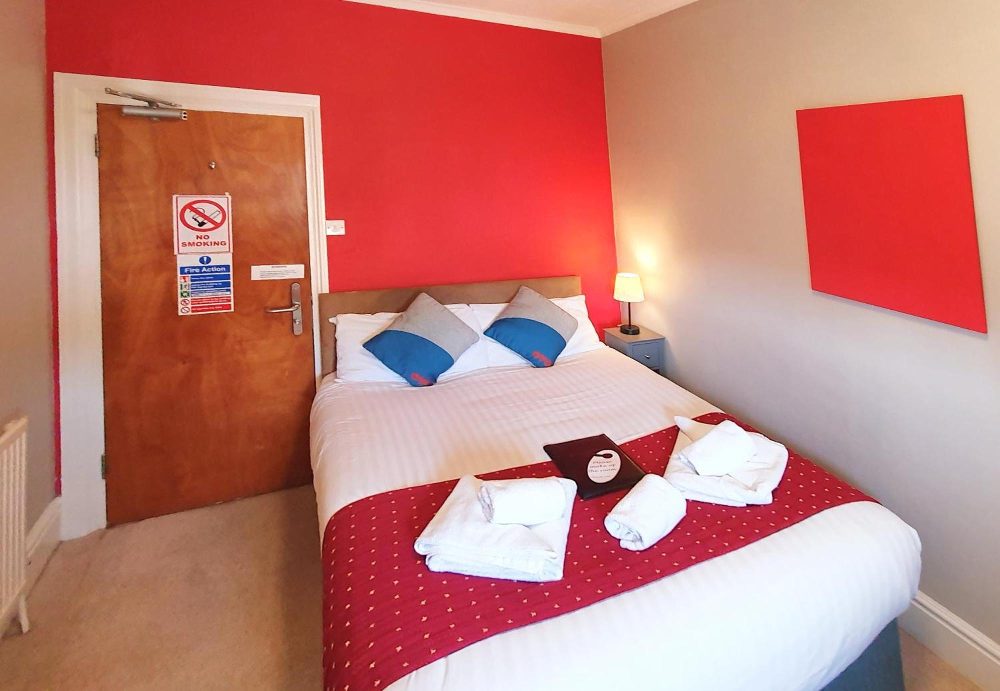 טורקוואי Yardley Manor Hotel מראה חיצוני תמונה
